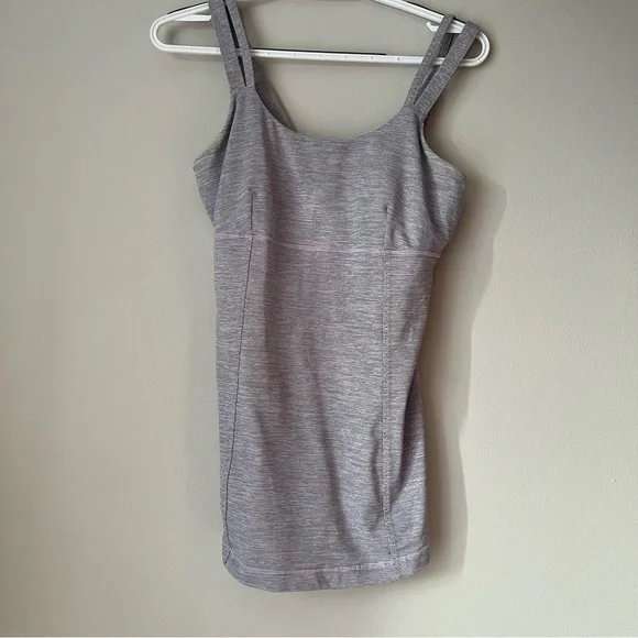 (3/100$) Lululemon Active Strength Tank - Picture 3 of 8
